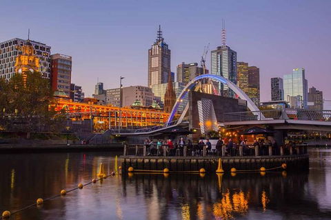 Melbourne Airport Transfers: Melbourne To Melbourne Airport MEL In Luxury Car - Northern Rivers Accommodation 6
