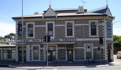 Southwark Hotel - Northern Rivers Accommodation 1