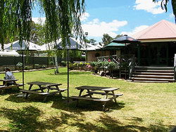 Oakbank Hotel - Northern Rivers Accommodation 3