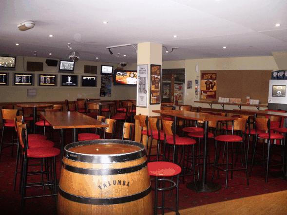 Mermaid Beach Tavern - Northern Rivers Accommodation 3