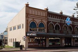 Collaroy Beach Hotel - Northern Rivers Accommodation 2