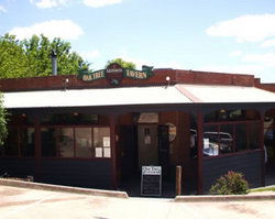 The Oak Tree Tavern - Northern Rivers Accommodation 0