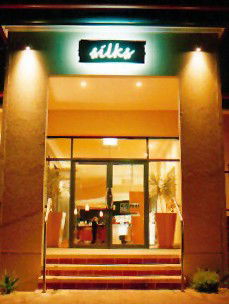Silks Bar & Bistro - Northern Rivers Accommodation 3