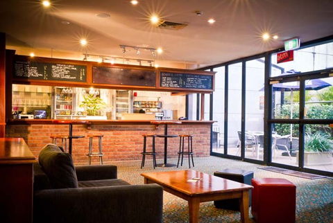CBD Hotel Newcastle - Northern Rivers Accommodation 0
