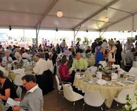 Alice Springs Turf Club - Northern Rivers Accommodation 2