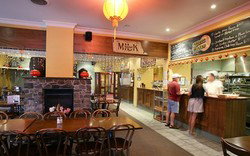 Albion Park Hotel - Northern Rivers Accommodation 2