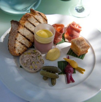 Le Bistro Rivage - Northern Rivers Accommodation 1