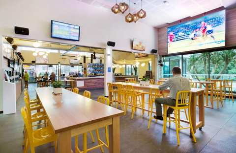 Coolum Beach Hotel - Northern Rivers Accommodation 2