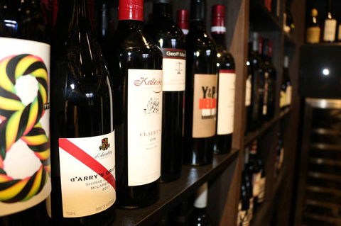 V -wall Tavern Blue Water Brasserie - Northern Rivers Accommodation 2