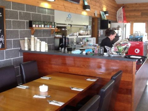 Fat Fish Beachfront Bistro - Northern Rivers Accommodation 2