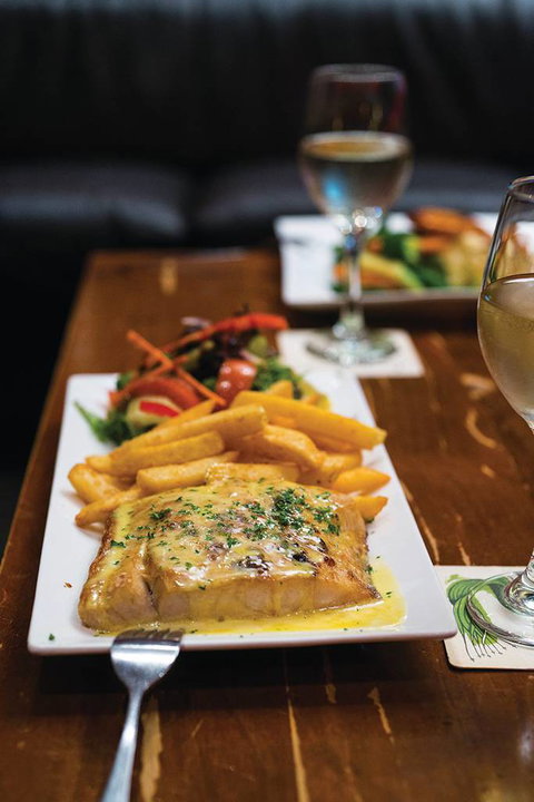 Dolly’s Bar & The Hibiscus Tavern - Northern Rivers Accommodation 0