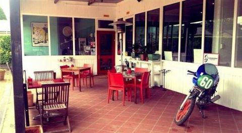 Rockabellas Roadside Diner - Northern Rivers Accommodation 1