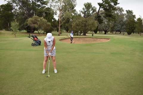 Nine And Dine Golf And Buffet Dinner With Seafood - Northern Rivers Accommodation 0