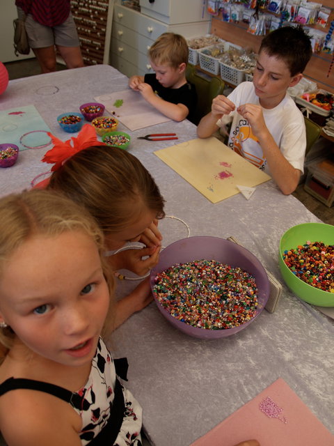 School Holiday One Hour Beading Workshops - Northern Rivers Accommodation 1