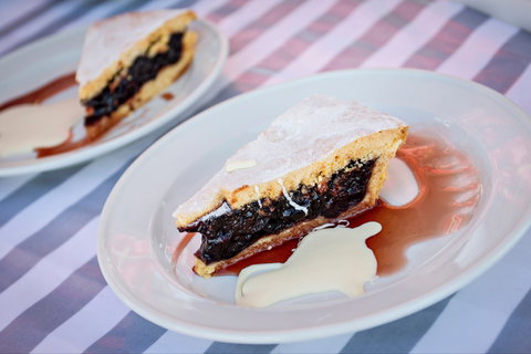 Young Cherry Blossom Long Lazy Lunch - Northern Rivers Accommodation 2