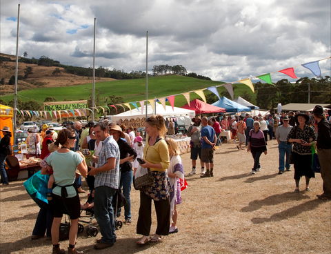 Bream Creek Farmers Market - Northern Rivers Accommodation 0
