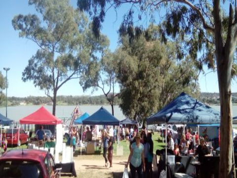 Markets By The Lake - Northern Rivers Accommodation 0