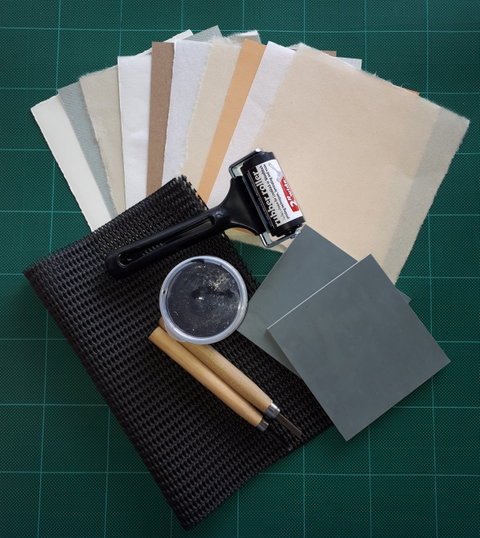 Online Live Streaming Class: Fun With Lino Class - Northern Rivers Accommodation 0
