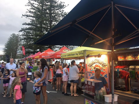 Twilight Markets Caloundra - Northern Rivers Accommodation 2
