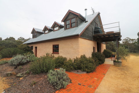 Yarralaw Springs Wines  - Cellar Door Wine Tasting - Northern Rivers Accommodation 2