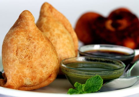 Raj Mahal Indian Restaurant - Northern Rivers Accommodation 0