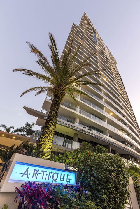 Artique Surfers Paradise - Northern Rivers Accommodation 3
