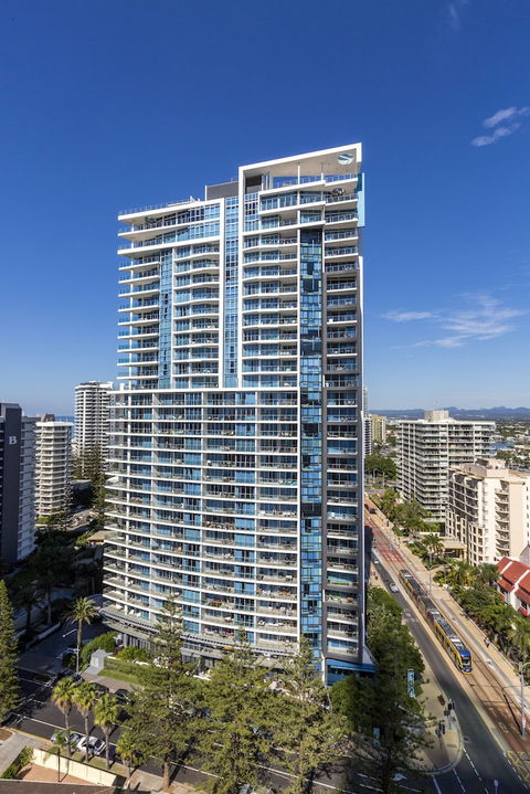 Artique Surfers Paradise - Northern Rivers Accommodation 1