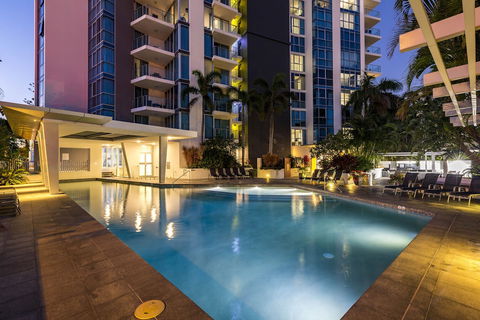 Artique Surfers Paradise - Northern Rivers Accommodation 5