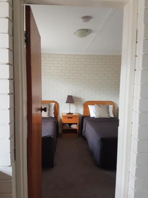 Econo Lodge Hacienda Motel Geelong - Northern Rivers Accommodation 6