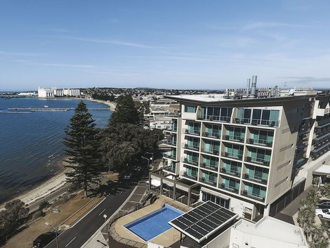 The Port Lincoln Hotel - Northern Rivers Accommodation 2