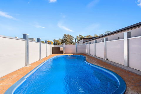 Econo Lodge Moree Spa Motor Inn - Northern Rivers Accommodation 6