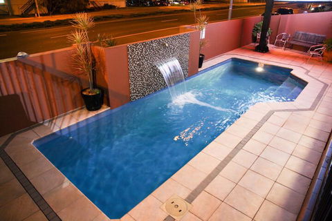 Rocky Resort Motor Inn - Northern Rivers Accommodation 5