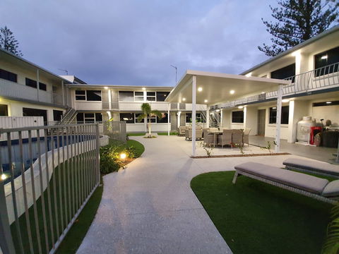 Montego Mermaid Beach Motel - Northern Rivers Accommodation 0