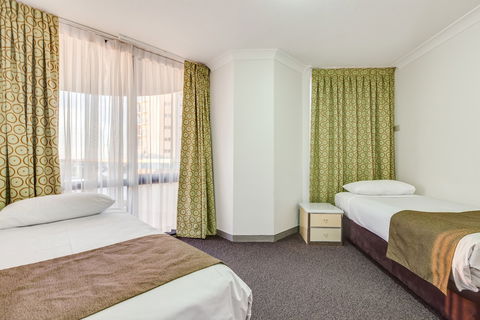 Central Hillcrest Apartment Hotel - Northern Rivers Accommodation 3