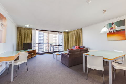 Central Hillcrest Apartment Hotel - Northern Rivers Accommodation 5