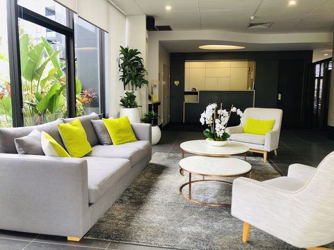 Central Hillcrest Apartment Hotel - Northern Rivers Accommodation 2