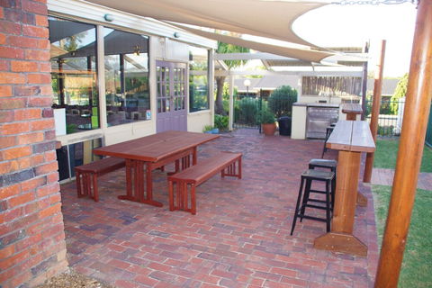 Redhill Tamworth Motor Inn & Conference Centre - Northern Rivers Accommodation 3
