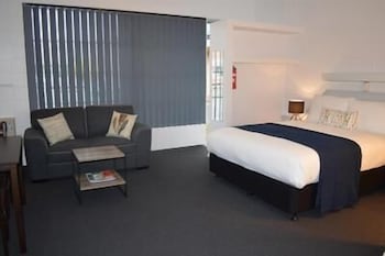 Penguin Seaside Motel - Northern Rivers Accommodation 2