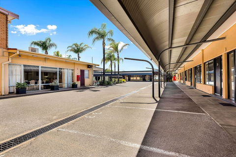 Comfort Inn And Suites Manhattan - Northern Rivers Accommodation 2