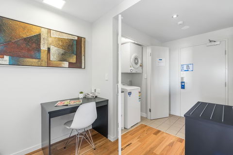 Essence Apartments Chermside - Northern Rivers Accommodation 4