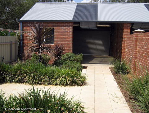 Charles Sturt Suites & Apartments - Northern Rivers Accommodation 1