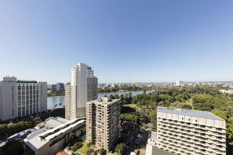 Oaks Brisbane On Margaret Suites - Northern Rivers Accommodation 1