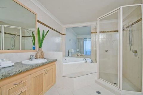 Oceana On Broadbeach - Northern Rivers Accommodation 5