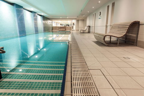 Oaks Glenelg Plaza Pier Suites - Northern Rivers Accommodation 3