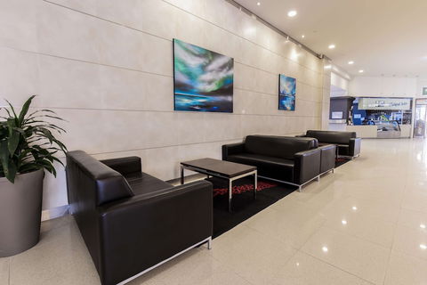 Oaks Glenelg Plaza Pier Suites - Northern Rivers Accommodation 5