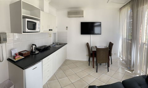 Ensenada Motor Inn And Suites - Northern Rivers Accommodation 6