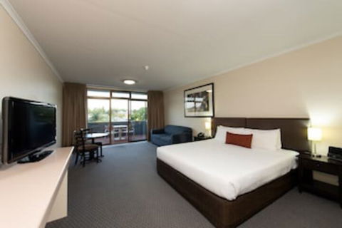 Comfort Hotel Adelaide Meridien - Northern Rivers Accommodation 0