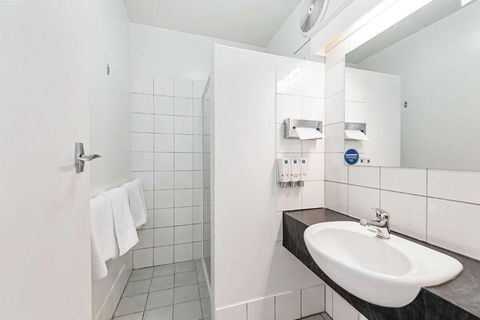 Coach House Launceston - Northern Rivers Accommodation 4