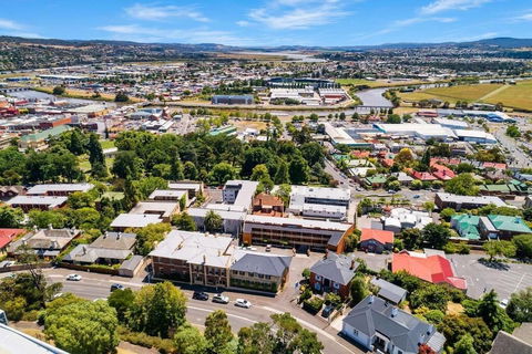 Coach House Launceston - Northern Rivers Accommodation 0