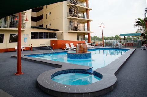 Cullen Bay Resort - Northern Rivers Accommodation 4